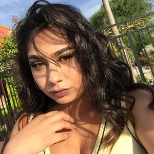 Meet your Posher, Daniela